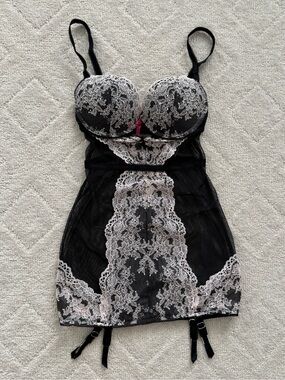 VS/ Black Lace Bustier Chemise with Ivory Pinkish Floral Appliqué/34B/ NWT